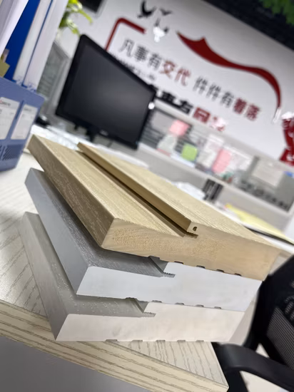 Telaio regolabile Fangda WPC, telaio della porta in composito di plastica e legno
